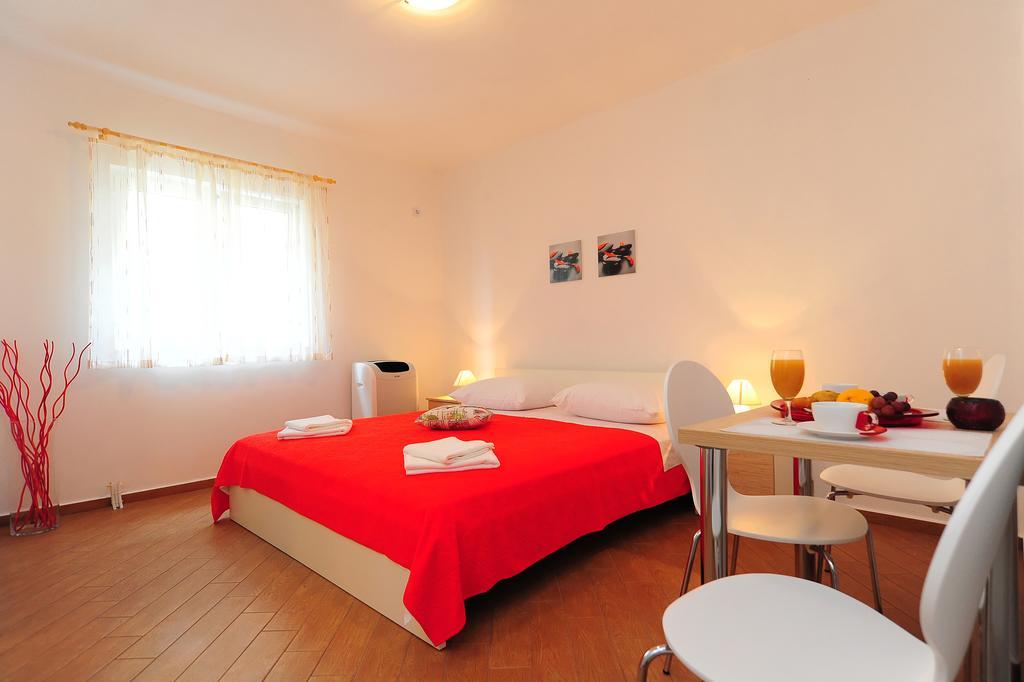 Apartments Ka - Ro Bibinje Rom bilde