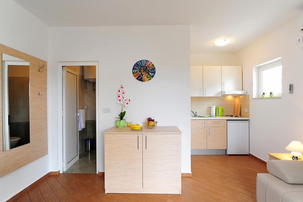 Apartments Ka - Ro Bibinje Rom bilde