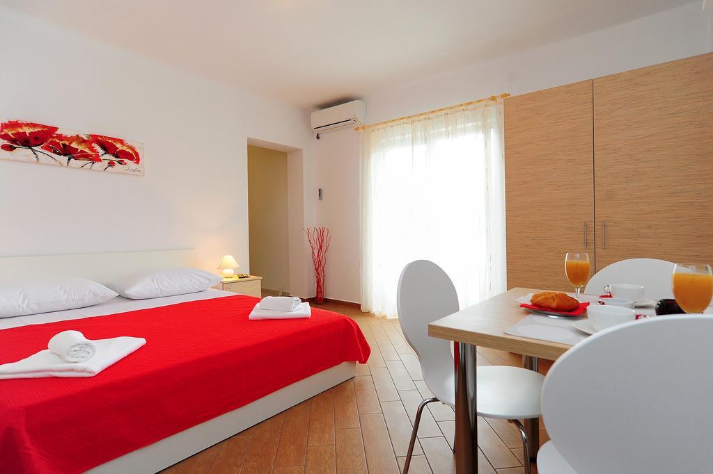 Apartments Ka - Ro Bibinje Rom bilde