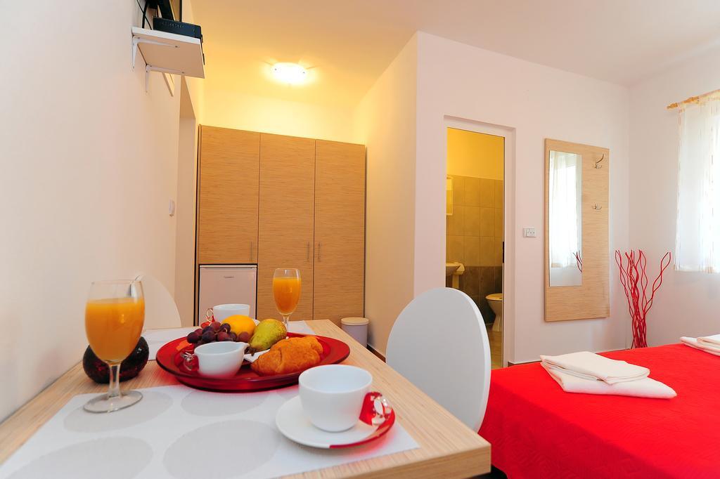 Apartments Ka - Ro Bibinje Rom bilde