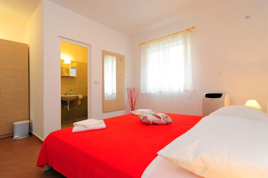 Apartments Ka - Ro Bibinje Rom bilde