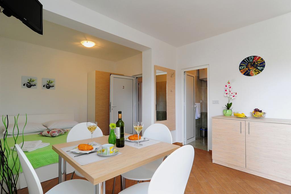 Apartments Ka - Ro Bibinje Rom bilde
